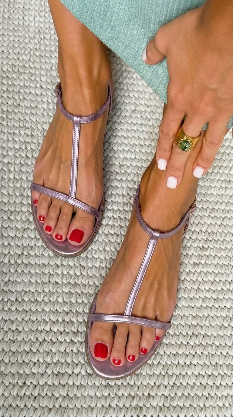 Ruby | Golden Everyday Sandals