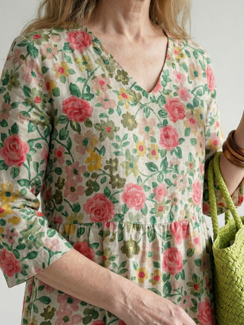 Georgina | Scatter-Flower Midi Dress
