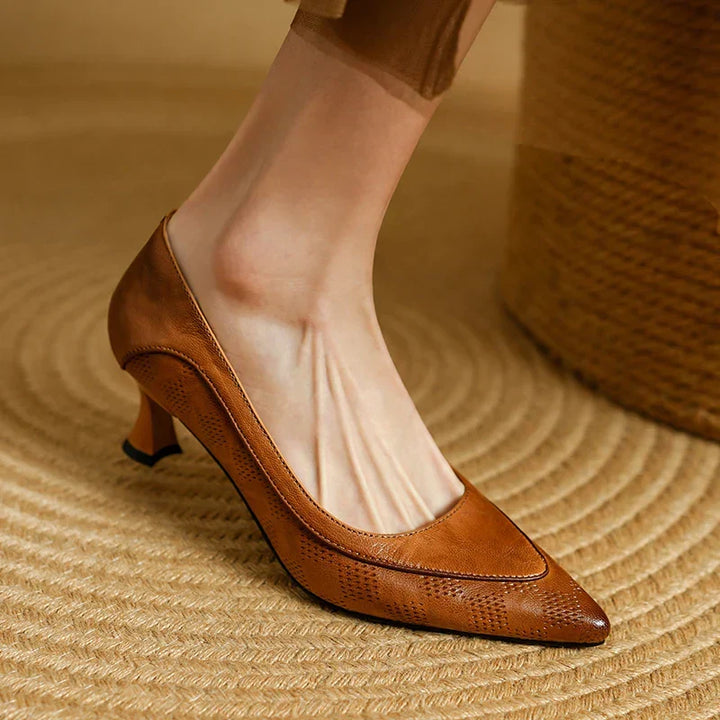 Isolde | Polished Classic Pumps