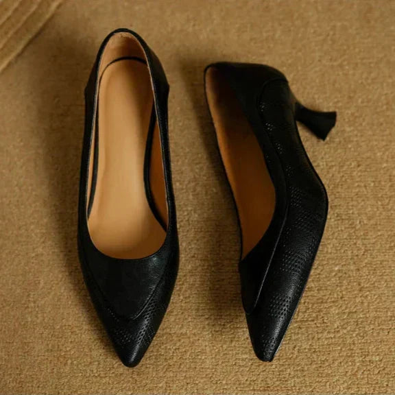 Isolde | Polished Classic Pumps