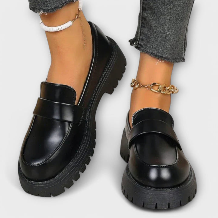 Cecilia | Supportive Black Loafers