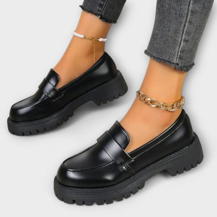 Cecilia | Supportive Black Loafers