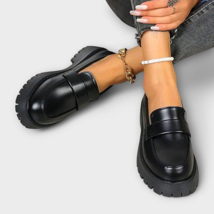 Cecilia | Supportive Black Loafers